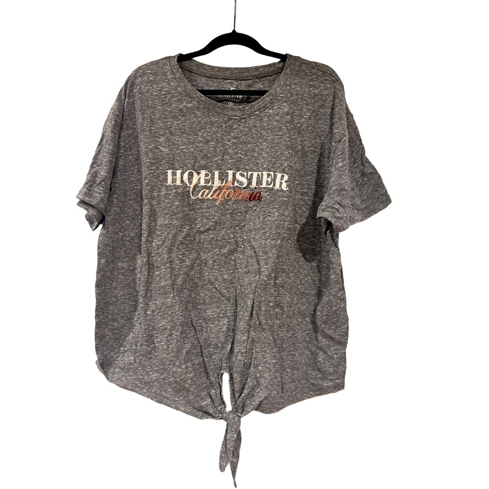 Hollister short sleeve tee- size M- very gently used